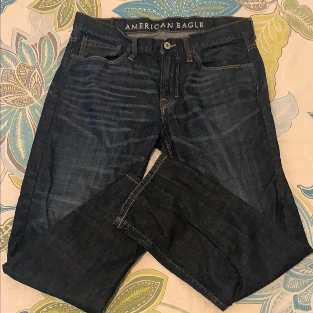 Great dark wash American Eagle Men’s Jeans